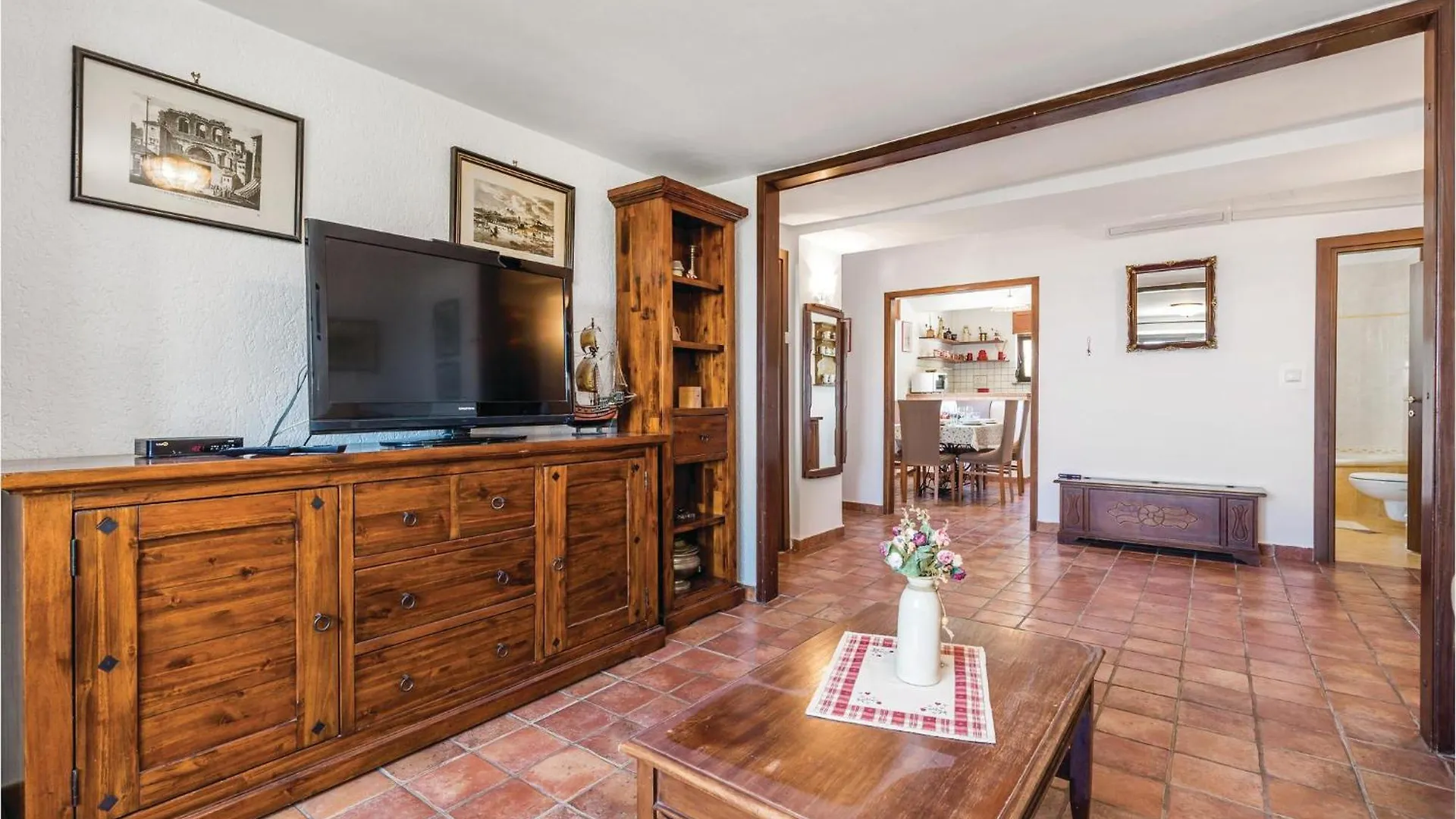 Amazing Apartment In Icici With Kitchen